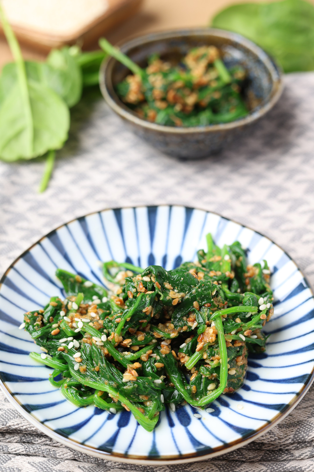 Spinat mit Sesamdressing